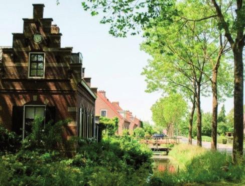 Wonen in de omgeving Houten In het buitengebied van Houten liggen drie landelijk gelegen dorpen, Schalkwijk, Tull en t Waal en t Goy. Schalkwijk Een lintdorp langs de Schalkwijkse wetering.