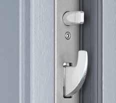 Alle voordeuren van aluminium en kunststof met GVK-profielkern zijn al in de basisuitvoering voorzien van een zelfvergrendelend deurslot.