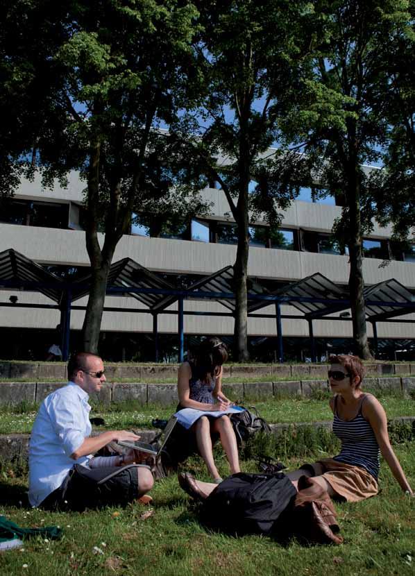 Studeren met een functiebeperking Studenten met een functiebeperking (fysieke handicap of chronische ziekte, leerprobleem, concentratieprobleem, stoornis binnen het autismespectrum of psychisch