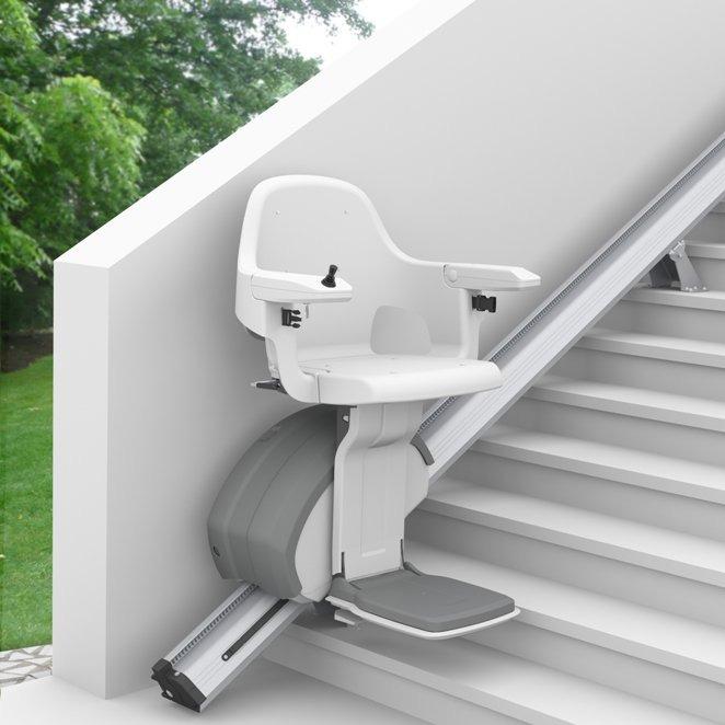 In dat geval kan een elektrisch draaibaar stoeltje geplaatst worden. Als de traplift gemonteerd moet worden op een buitentrap, moet de buitenuitvoering van de traplift geplaatst worden.