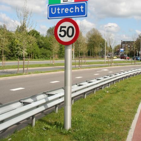 De Meern Het dorp De Meern is in 1954 ontstaan uit de dorpjes Oudenrijn en Veldhuizen en tot 2001 behoorde het tot de voormalige gemeente Vleuten - De Meern.