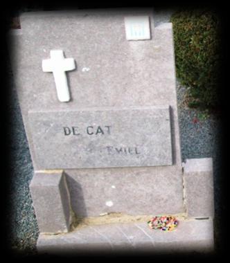 Zij is begraven in Puurs. Kind van Emiel en Sidonie: I. Leopold Lodewijk De Cat, geboren op 21-04-1925 in Puurs.