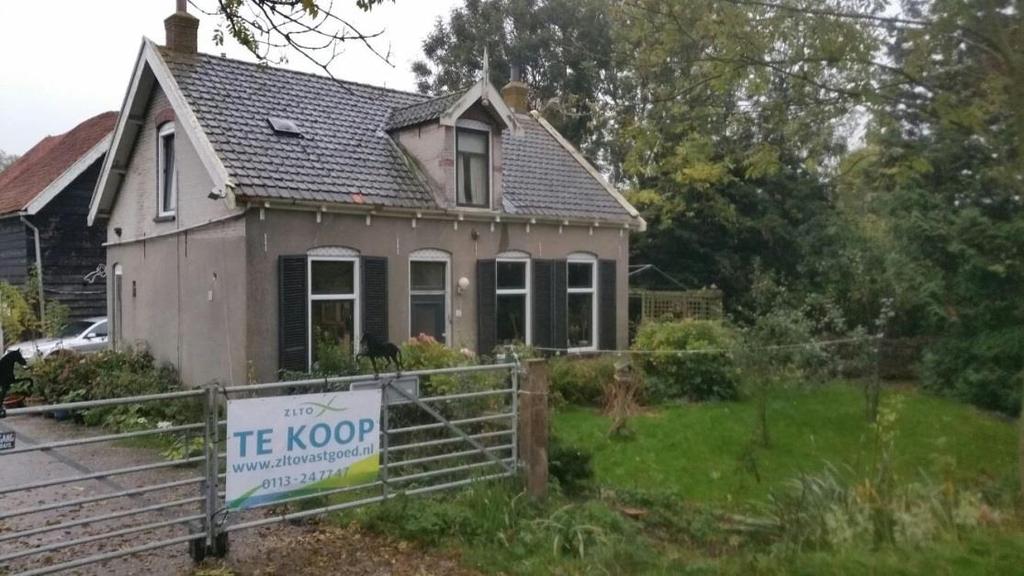 Omschrijving van het object Woonhuis: bouwjaar 1914 en gerenoveerd in 1991. de inhoud bedraagt circa 380 m³. opgetrokken in steensmuren van baksteen.