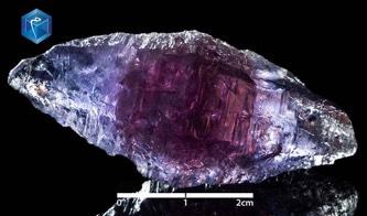 KORUND Korund is een mineraal met als formule Al2O3. https://www.mineralienatlas.de/lexikon/index.php/mineraldata?mineral=korund http://webmineral.