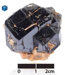 URANIET Het mineraal uraniniet, ook pekblende genoemd, is het belangrijkste oxide van uranium.