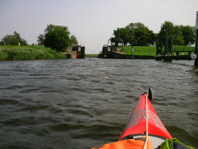 Resultaat was wel dat het onderpak nat was van het zweten en dat ik zo'n liter water (met fantomalt) en een halve liter koffie naar binnen heb gegoten om de machines aan gang te houden, met goed