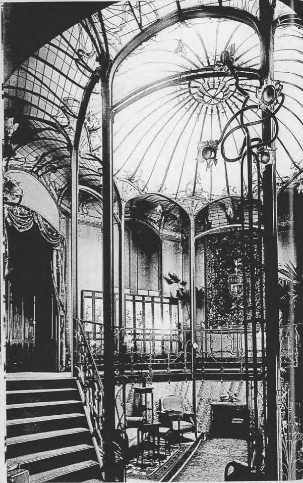 Brussel. De naakte hal zoals door Victor Horta bedoeld. Afb.