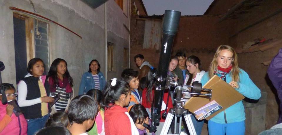 Het 1 e semester werd afgesloten met een literaire tour op uitnodiging van het ministerie van Cultuur. Er waren 25 kinderen van Yachay Wasi geselecteerd die mochten deelnemen.