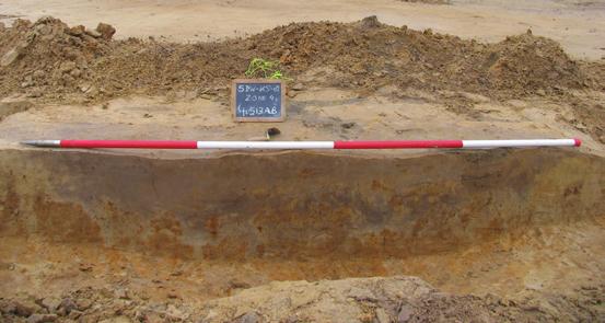 24 Archeologische opgraving Sint-Denijs-Westrem - Kortrijksesteenweg Zone 4 - Fase 2 Tijdens de beide fases werden ook enkele kuilen aangetroffen.