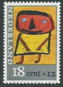 Tien maal per jaar op de eerste zaterdag van de maand is er een postzegelbeurs en twee keer per jaar een grote veiling.