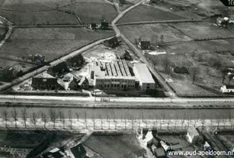 HISTORIE KOLDEWIJN De gebroeders Dirk en Teunis Koldewijn verhuisden in 1919 van Dordrecht naar Apeldoorn.