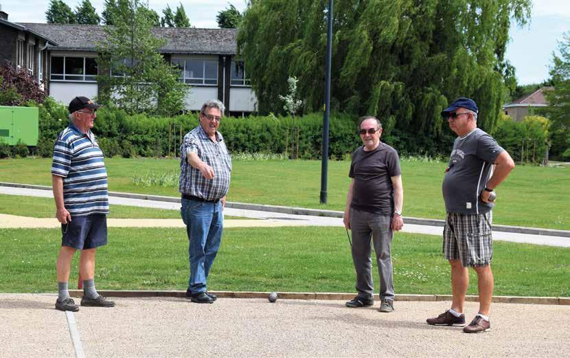 AUGUSTUS 2017 DATUM UUR LDC DE PARETTE UUR DH DE RIJSTPEKKER UUR LDC DE VLINDER 09u30 Tekenen ma 21/08 13u30 Breien 13u45 Petanque di 22/08 Scrabble 13u30 Breien 13u45 Petanque wo 23/08