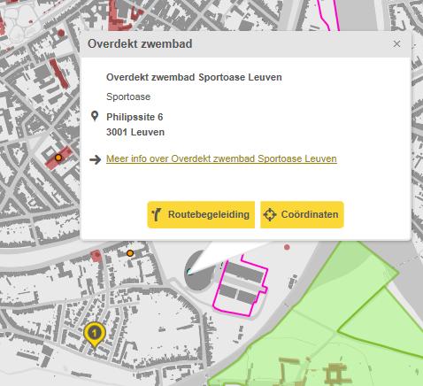 Is het een overdekt of openlucht zwembad? En wat is de naam?