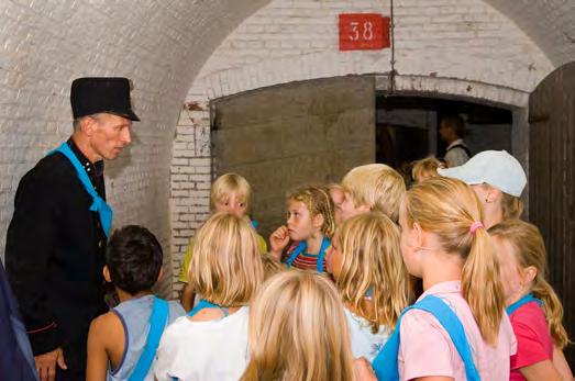 Deel II Nieuwe Hollandse Waterlinie 104 De veelal vrijwillige gidsen op forten zijn belangrijke ambassadeurs voor het uitdragen van het verhaal.