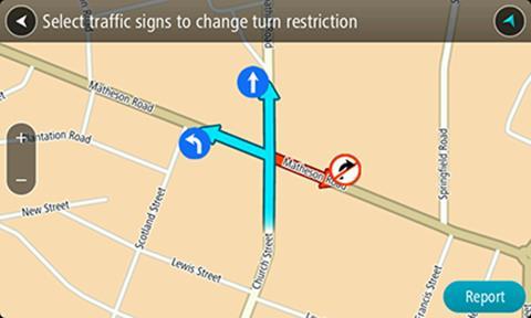 6. Selecteer Rapport. Afslagbeperking Selecteer deze optie om onjuiste afslagbeperkingen van een straat te melden. 1. Houd de locatie van de kaartaanpassing ingedrukt in de kaartweergave. 2.