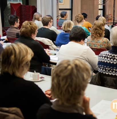 van de bibliotheekmedewerkers via vorming.