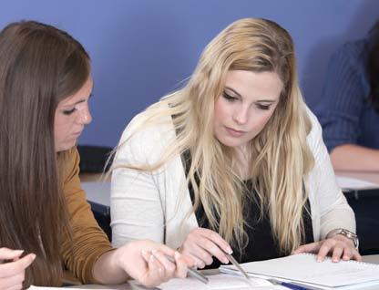 Na vier jaar communicatie aan Hogeschool Leiden ben je klaar voor een baan in het meest afwisselende vak dat je kunt bedenken. Woordvoerder van de minister. Copywriter bij een reclamebureau.