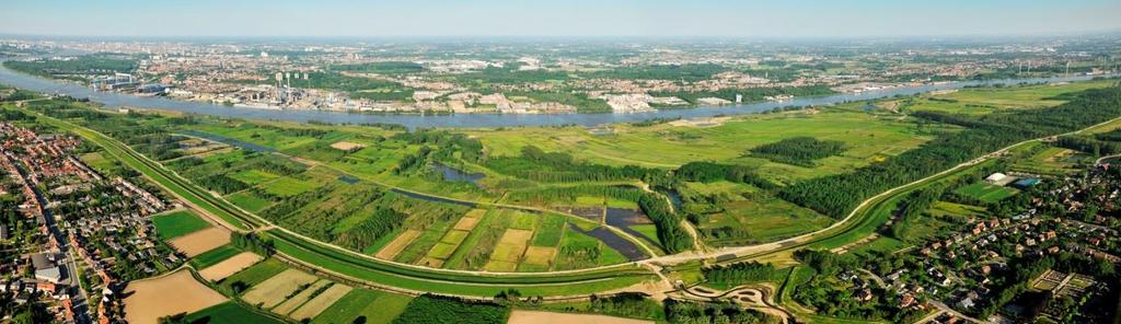 1. Situering Op een boogscheut van Antwerpen, ligt langs de Schelde het grootste overstromingsgebied van Vlaanderen, de polders van Kruibeke.