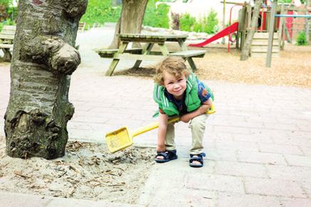 (Uit&Thuis) Kraaiennest (Het DOK) Dagopvang Het Kindercircus De Kindervlinder Het DOK Kom bij ons kijken! We laten je graag onze buitenschoolse opvang zien. Vraag een rondleiding aan via www.