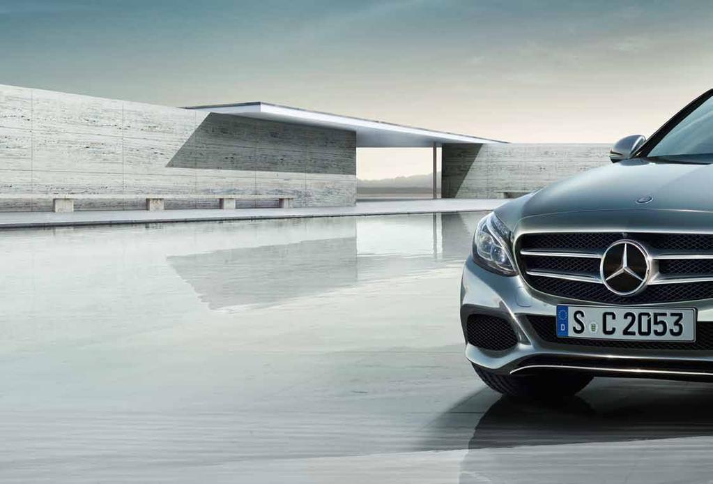 8 Verleidelijk. Fraai en intelligent. De voorzijde van de C-Klasse is een fascinerende combinatie van elegant design en innovatieve Mercedes-Benz technologie.