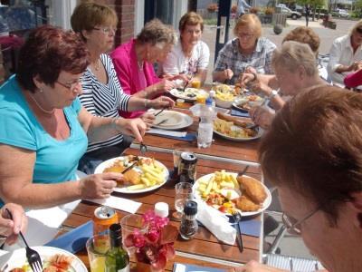 Zeker een aanbeveling waard. Na de wandeling hebben we heerlijk op het terras van de Meidoorn een kopje koffie gedronken.