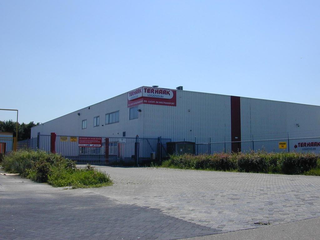 Hefbrugweg 14, Almere grootschalig bedrijfscomplex large-scale warehouse facility vanaf circa 1.000 m² te huur as from approx.