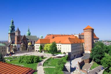 Krakau is de enige stad van Polen die niet is gebombardeerd in de tweede wereldoorlog. Het was ook een hele rijke stad.