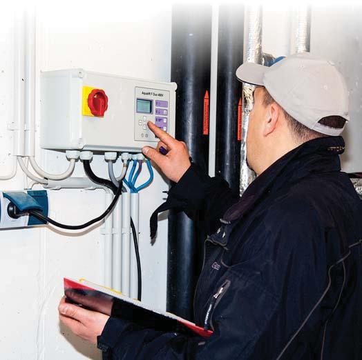 POTENTIAALVRIJ CONTACT Aansluiting voor het standaard GBS (gebouwbeheersysteem) op alle 00 volt systemen (als optie verkrijgbaar voor 0 volt systemen).