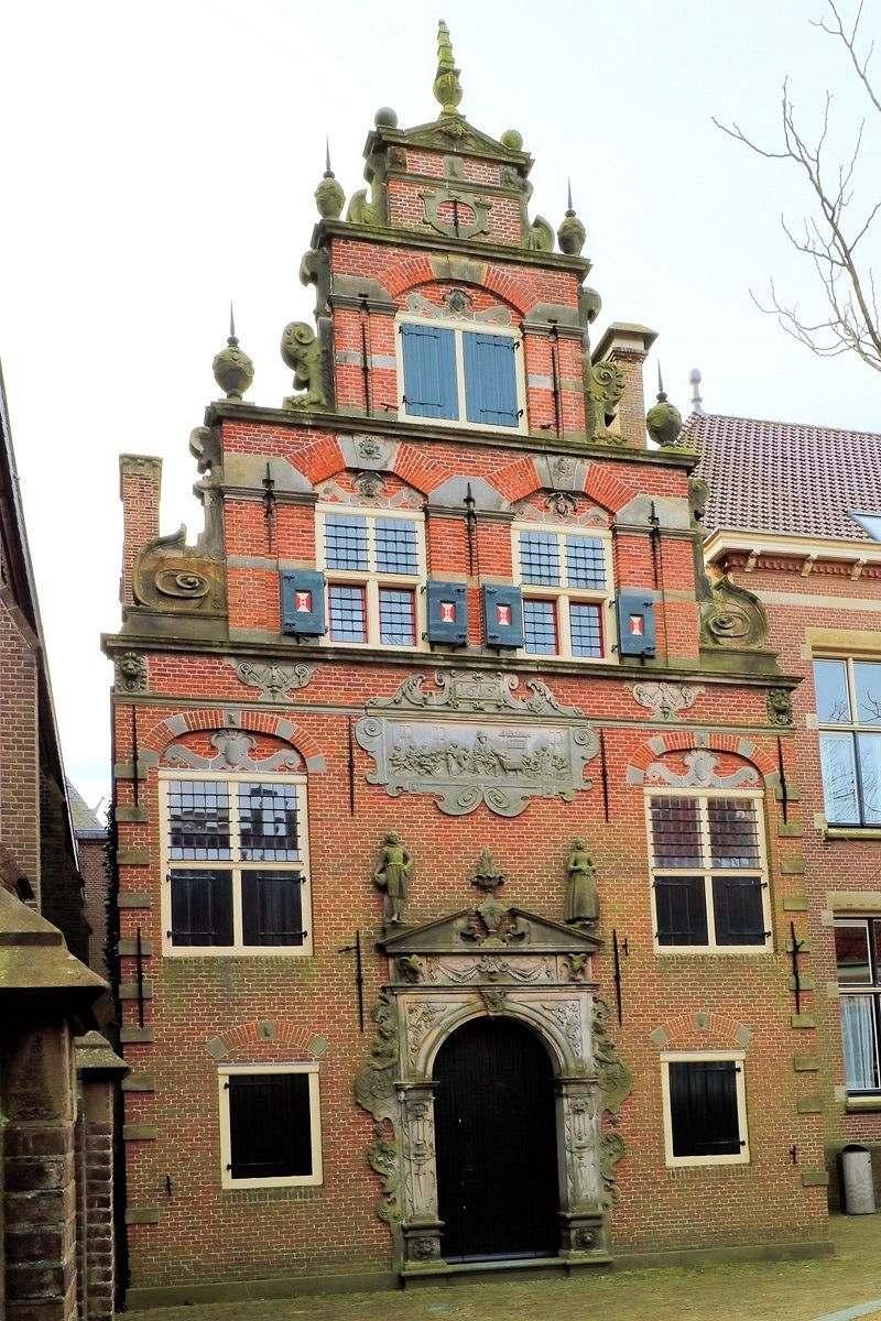 Westerstraat 111 Oudste vermelding: 1616. Jaartal gevelsteen: 1616.