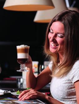 Puur genieten! De Esprecious behoort tot de volautomatische espressomachines van Bravilor Bonamat. Alle koffiespecialiteiten worden met versgemalen koffiebonen bereid.