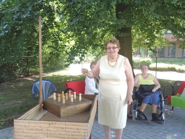 De eerste maandag regende het pijpenstelen, de laatste maandag was