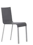 122.03, Maarten Van Severen.03 Vierpotige stoel met zitschaal van integraalschuim van polyurethaan. Stapelbaar tot 12 stoelen. Comfortabele zitschaal.