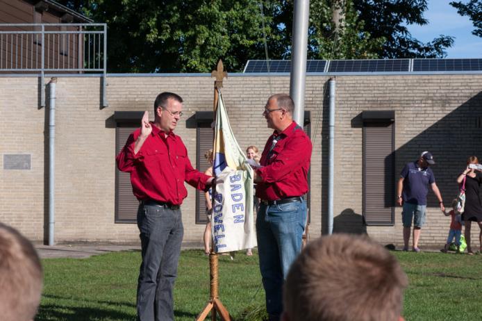 beleven. Dit bleek al tijdens de seizoensopening waar met heel veel enthousiasme door iedereen aandeelgenomen werd. Met als hoogtepunt het overvliegen naar andere speltakken.