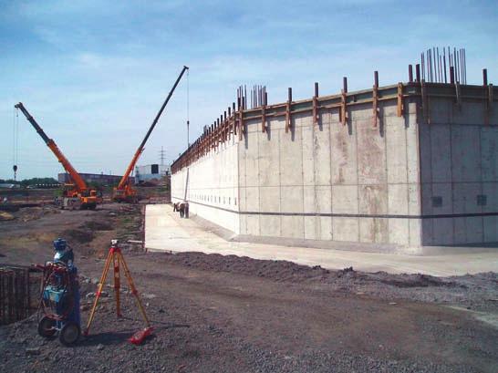 Franki Construct Construction d un parc à scories sur le site de Carinox - Réalisation des bétons de la fosse à scories : 1.