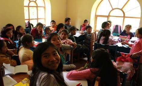 In de middag werd er voor 80 kinderen een gezonde lunch bereid. Voor sommige kinderen die thuis heel de dag niets te eten krijgen het hoogtepunt van de dag.