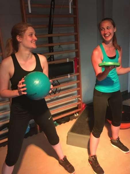 E A S Y F I T T E R S I N T H E S P OT L I G H T S Natalie Van Zeebroeck & Sofie Baert Enkele jaren geleden werden we lid van EASYFIT.