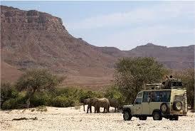 Er is een rustige eetzaal met een prachtig uitzicht, een bar en een zwembad. Dag 15 - Vertrek Vandaag eindigt uw reis door Namibië.