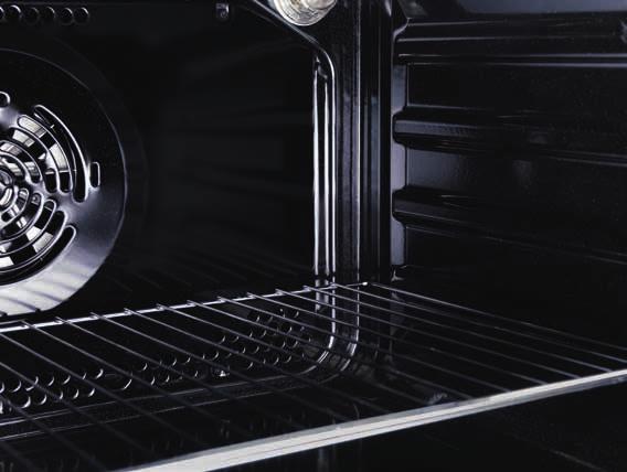 KOKEN: OVENS 9 EASY CLEAN OVENS VERMIJD EINDELOOS SCHOONMAKEN De gebruiksvriendelijke Zanussi ovens zijn eenvoudig te reinigen.