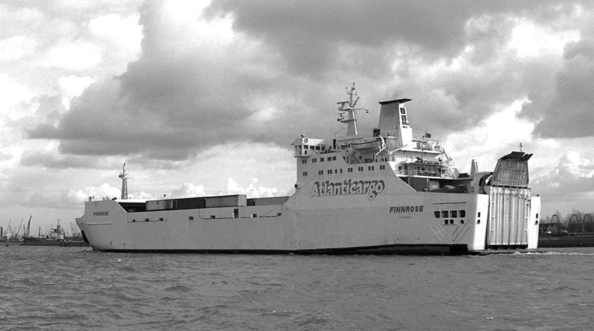 NEDLLOYD MADRAS 7423172, aanvankelijk in aanbouw als ARISTIPOS voor Karageorgis Group, Griekenland (M.A. Karageorgis), 4-4-1977 kiel gelegd, 5-11-1977 te water gelaten, 4-6-1978 opgeleverd door Marine Industries, Sorel (427) als MARINDUS QUEBEC aan Panatlantica Armadora S.
