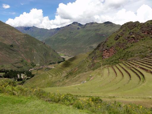 Dag 6 Colca Canyon Puno In de vroege ochtend rijden we naar Cruz del Condor waar u een fabelachtig uitzicht hebt op de Colca Canyon en de Colcarivier die meer dan 1000 m lager stroomt.