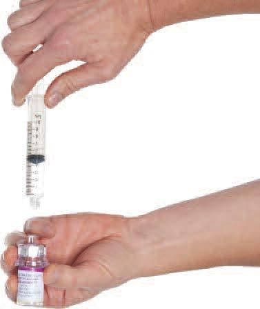 Gebruik dezelfde injectiespuit en herhaal stappen 3 tot 6 met een tweede injectieflacon met gereconstitueerde CINRYZE om