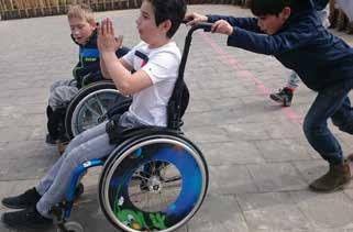 Samen spelen stimuleren Fietsjes, skelters én een speelrolstoel!