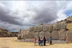 SACSAYHUAMAN EN EEN DAGJE VLIEGEREN Augustus is ook de maand dat er relatief veel wind staat in