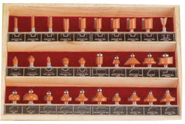 28 30-DELIGE SET HM SEMIPROF. FREZEN Naast de professionele en DIY HM frezen is het ons gelukt ook een 30-dlg. set HM frezen in onze SEMI-PROFESSIONELE lijn te kunnen aanbieden.