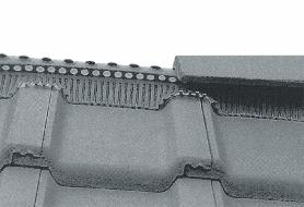 De lengte-overlap is variabel tussen en 00 mm en is afhankelijk van de dakhelling, gemeten op de draagstructuur. De dubbele zijsluiting heeft een breedte-overlap van mm.
