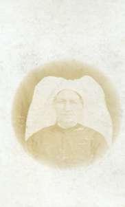 Hij is begraven op donderdag 1 augustus 1935 in Ouddorp (Z.H.). Hij trouwde, 23 jaar oud, op donderdag 17 april 1873 in Ouddorp (Z.H.) met de 28-jarige Jobje Komtebedde. Getuigen:Kommer Tanis 24 jr.