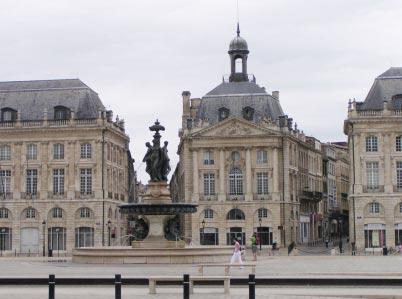 Hôtel et Musée des Douanes.