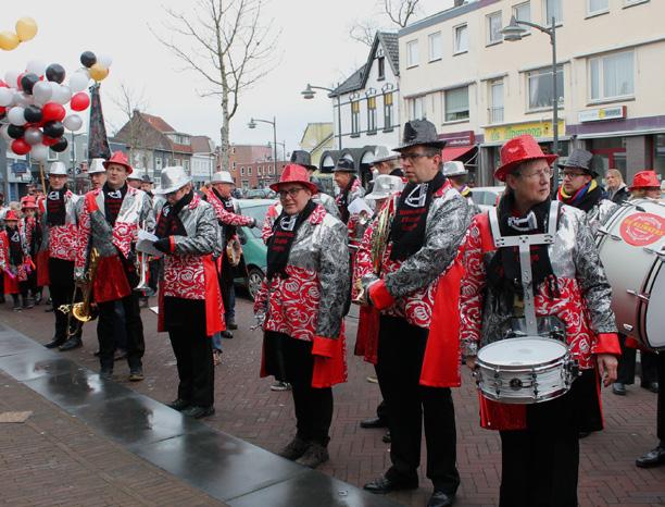 De uitgebleven regen zorgde voor flink wat publiek en zij kregen strookjes