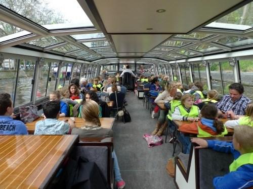 Vrienden van de Zandheuvel Vrienden van de Zandheuvel bestaat uit een groep ouders, grootouders, oud-ouders of zomaar mensen die de school een warm hart