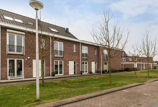 Uitgebouwede tussenwoning met tuin op het zuiden! Zoek jij een goed afgewerkte eengezinswoning in het populaire Vleuterweide? Ben jij iemand die er van houdt om heerlijk te kokkerellen?